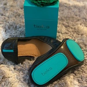Brand NEW Black Matte Tieks size 7.